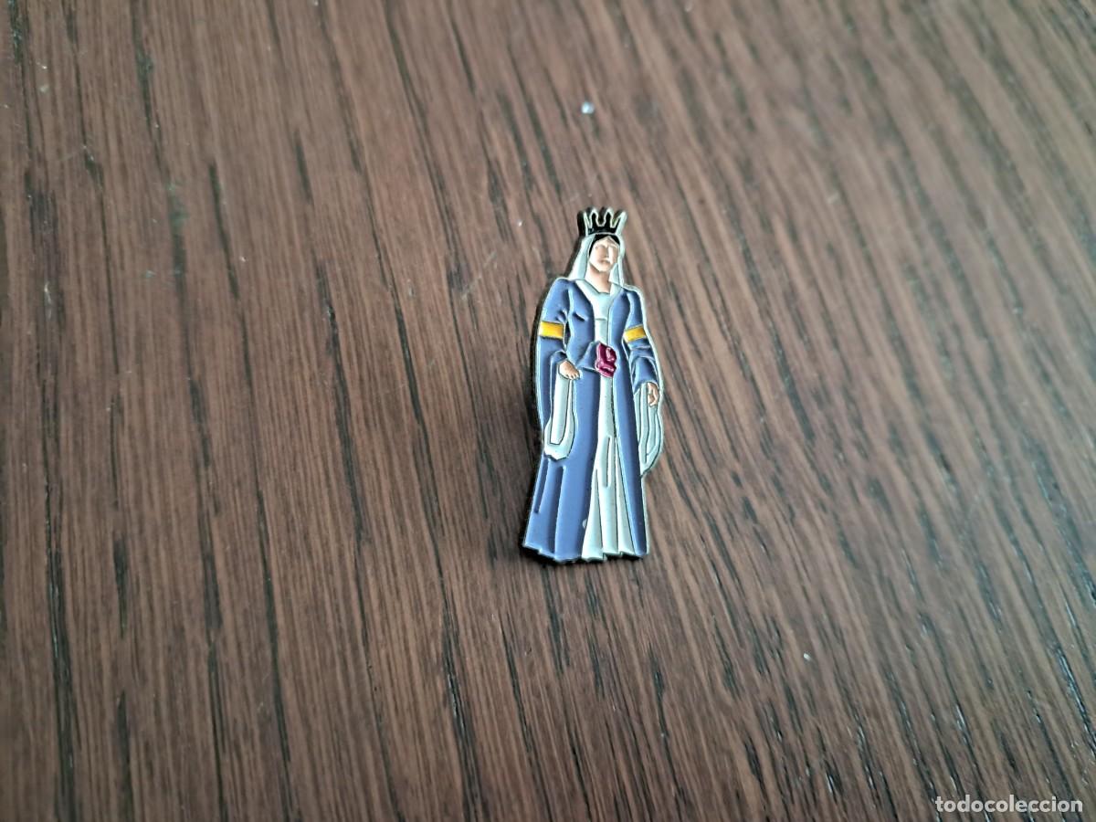 Pins de colecci&oacute;n: pin de metal, gegant, mujer con corona.