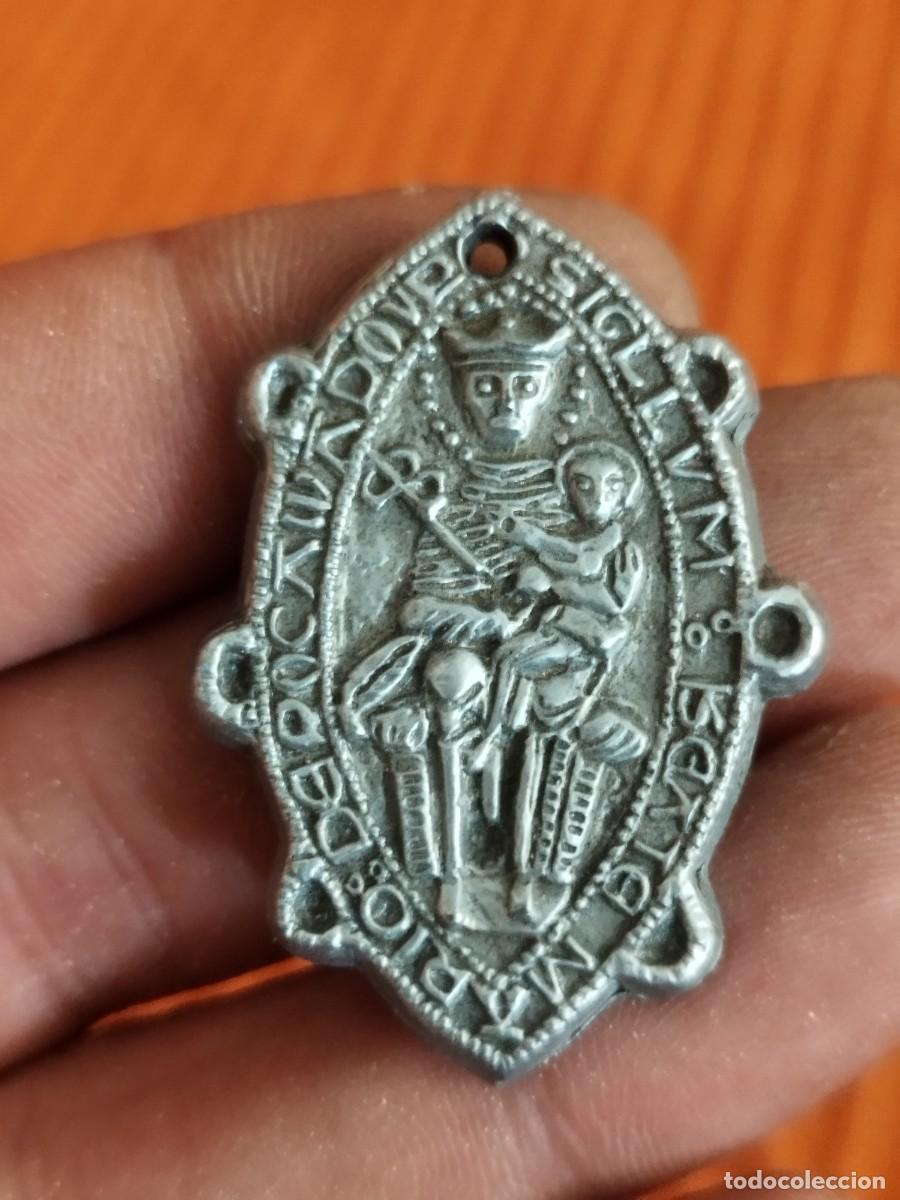 Pins e Spille di collezione: Im&aacute;n, medalla de peregrino conocida como &rdquo;Sportelle&rdquo; de Nuestra Se&ntilde;ora de Rocamadour.