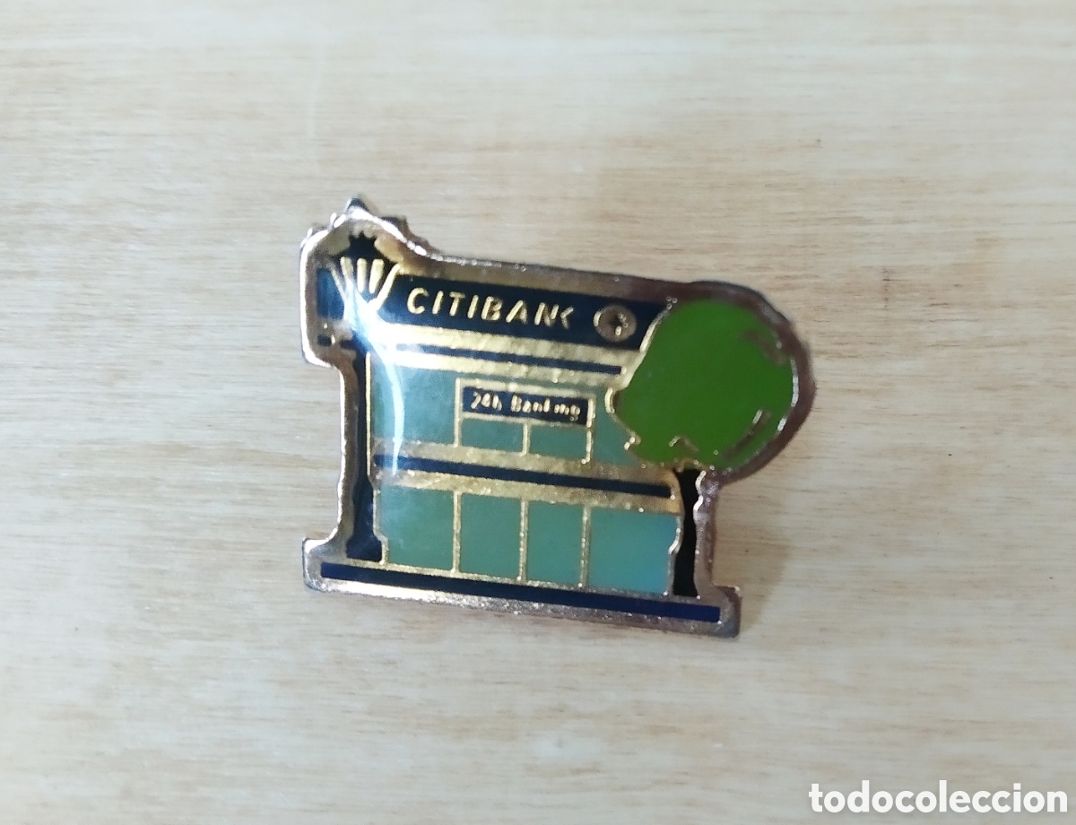 Pins de colecci&oacute;n: PIN met&aacute;lico del logotipo del Citibank