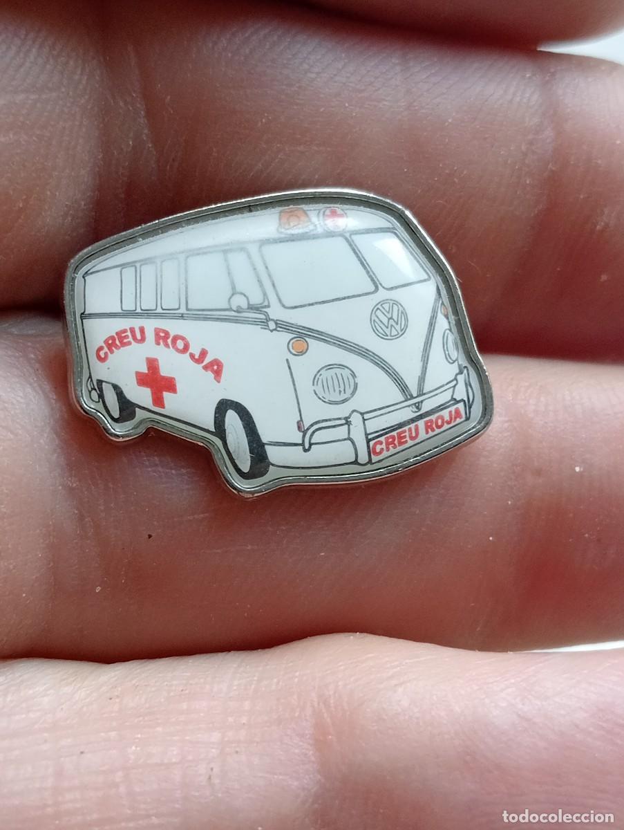 Pins de colecci&oacute;n: PINS CREU ROJA FURGONETA VOLKSWAGEN CRUZ ROJA INSIGNIA