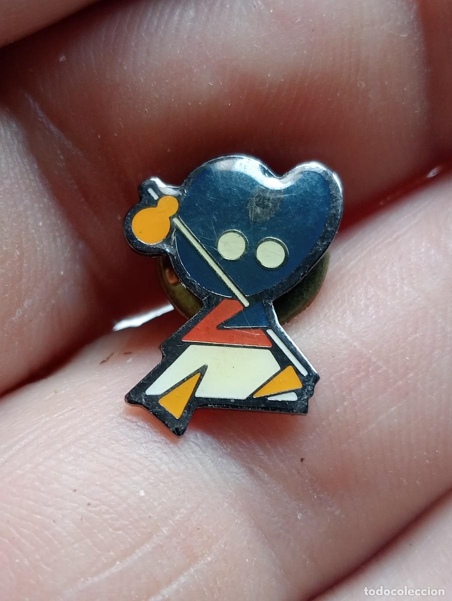 Pins de colecci&oacute;n: PINS PELEGRIN MASCOTA XACOBEO CAMINO SANTIAGO INSIGNIA