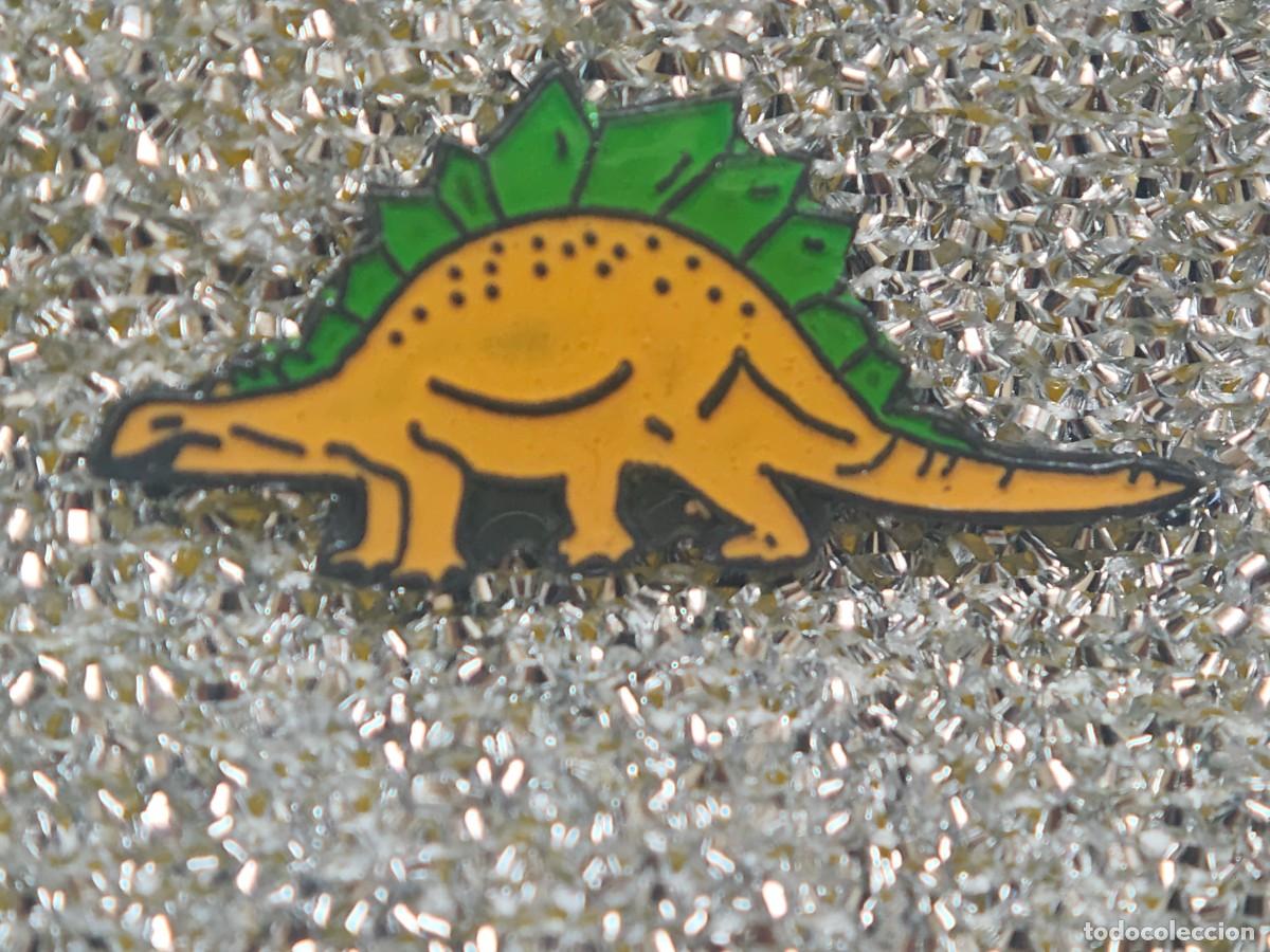 Pins de colecci&oacute;n: PIN JURASSIC PARK DINOSAURIO