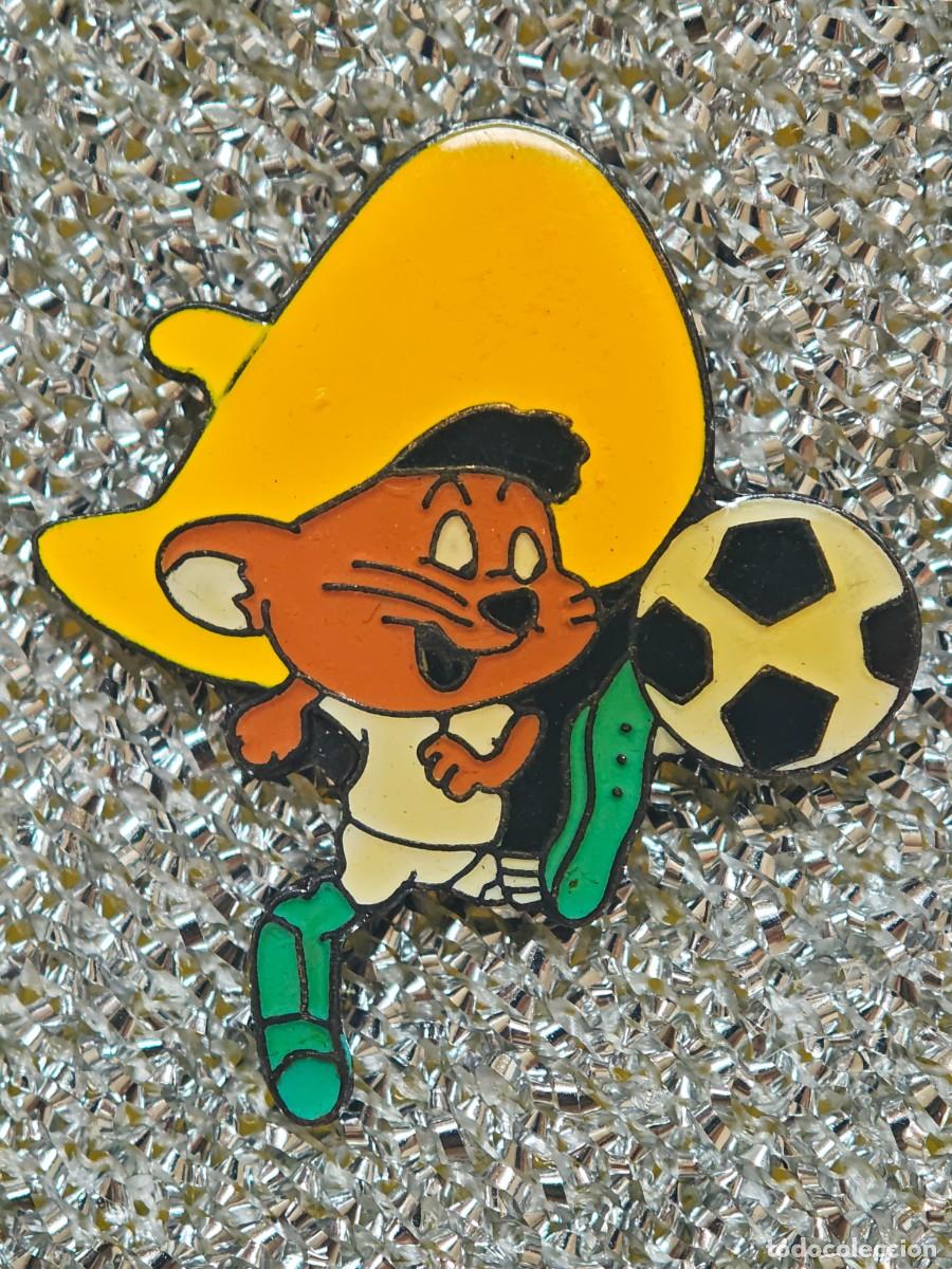 Pins de colecci&oacute;n: PIN SPEEDY GONZALEZ FUTBOL