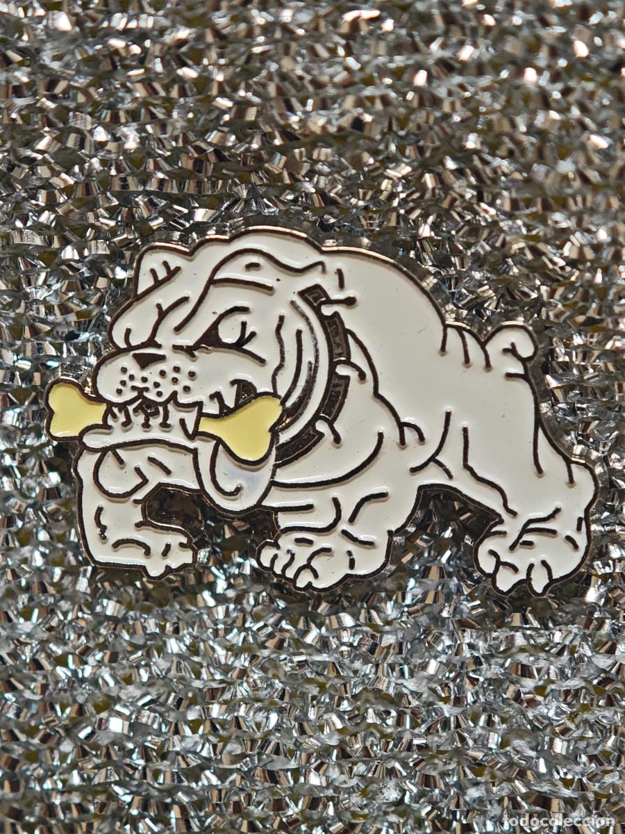 Pins de colecci&oacute;n: PIN FUTBOL BULLDOG GRUPO RADICAL BOIXOS NOIS
