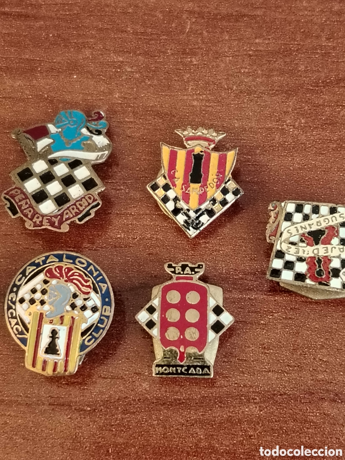 Pins de colecci&oacute;n: 5 insignias antiguas de Clubes de ajedrez