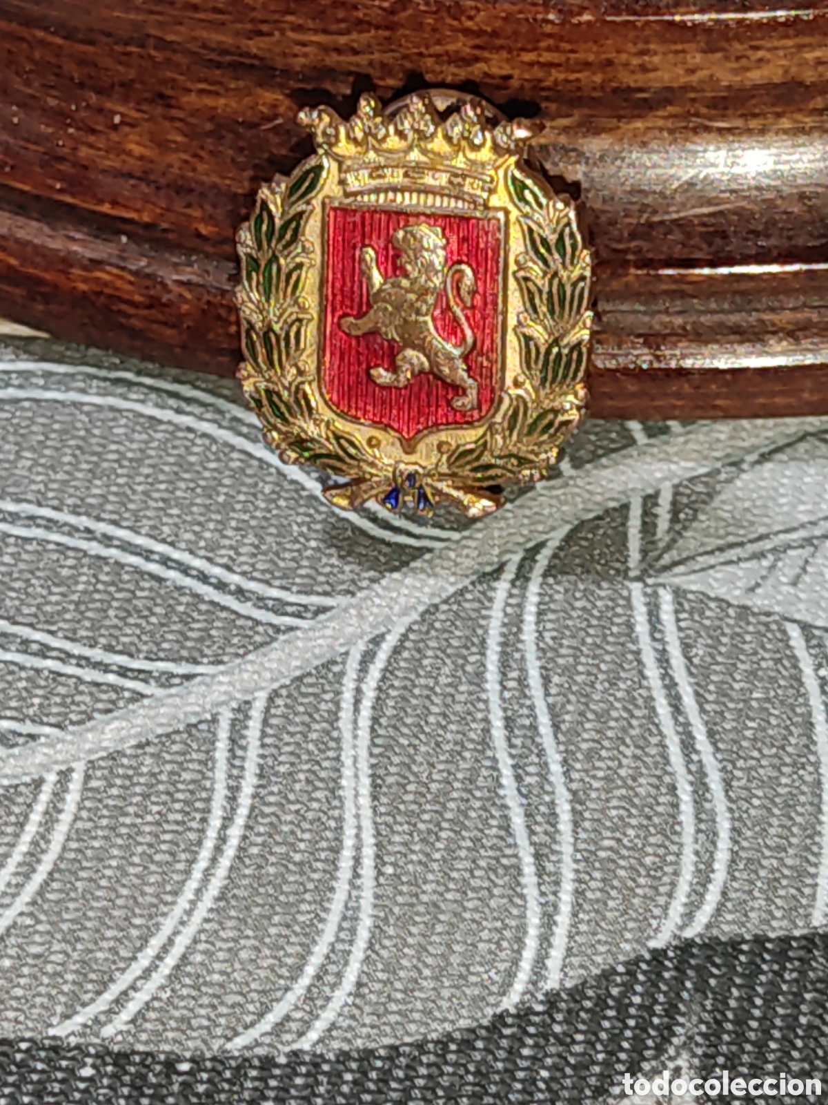 Pins de colecci&oacute;n: Antiguo Pin esmaltado escudo her&aacute;ldico de Zaragoza.