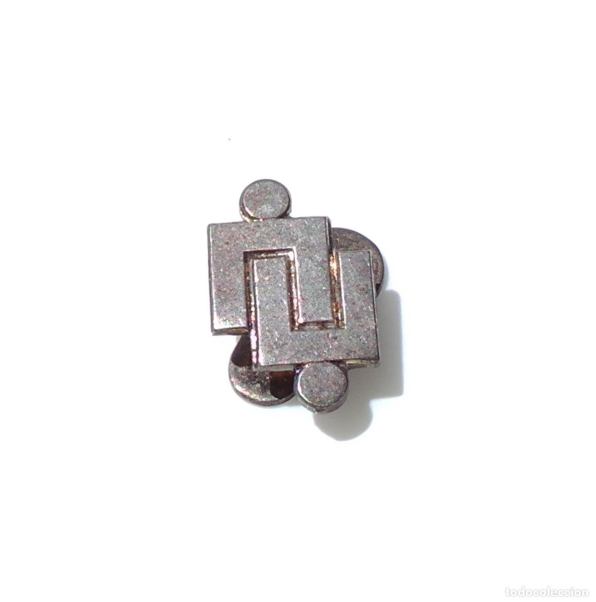 Collection pins: INSIGNIA DE SOLAPA. PAREJA DE HOMBRES ENFRENTADOS.