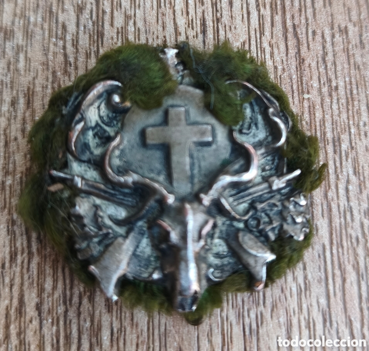 Pins de colecci&oacute;n: Bonito broche plateado de cazadores
