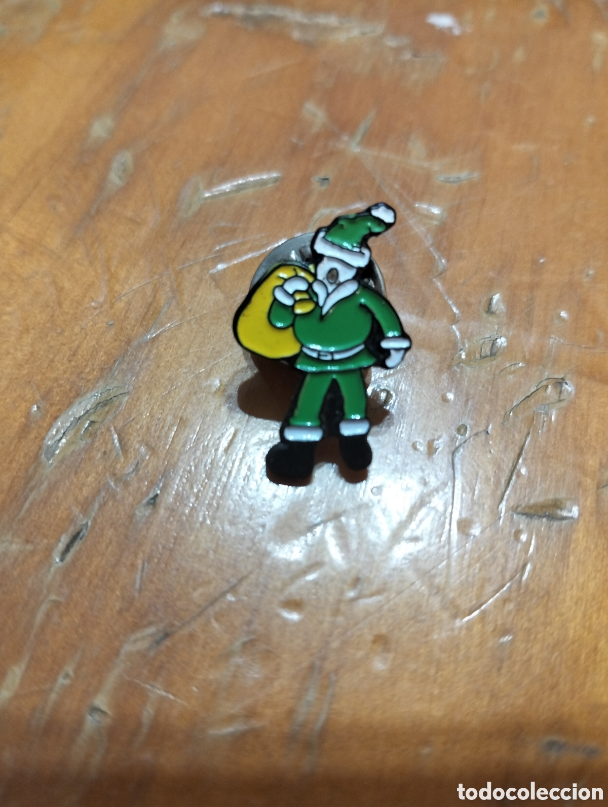 Pins de colecci&oacute;n: Pin antigua Amena papa noel verde