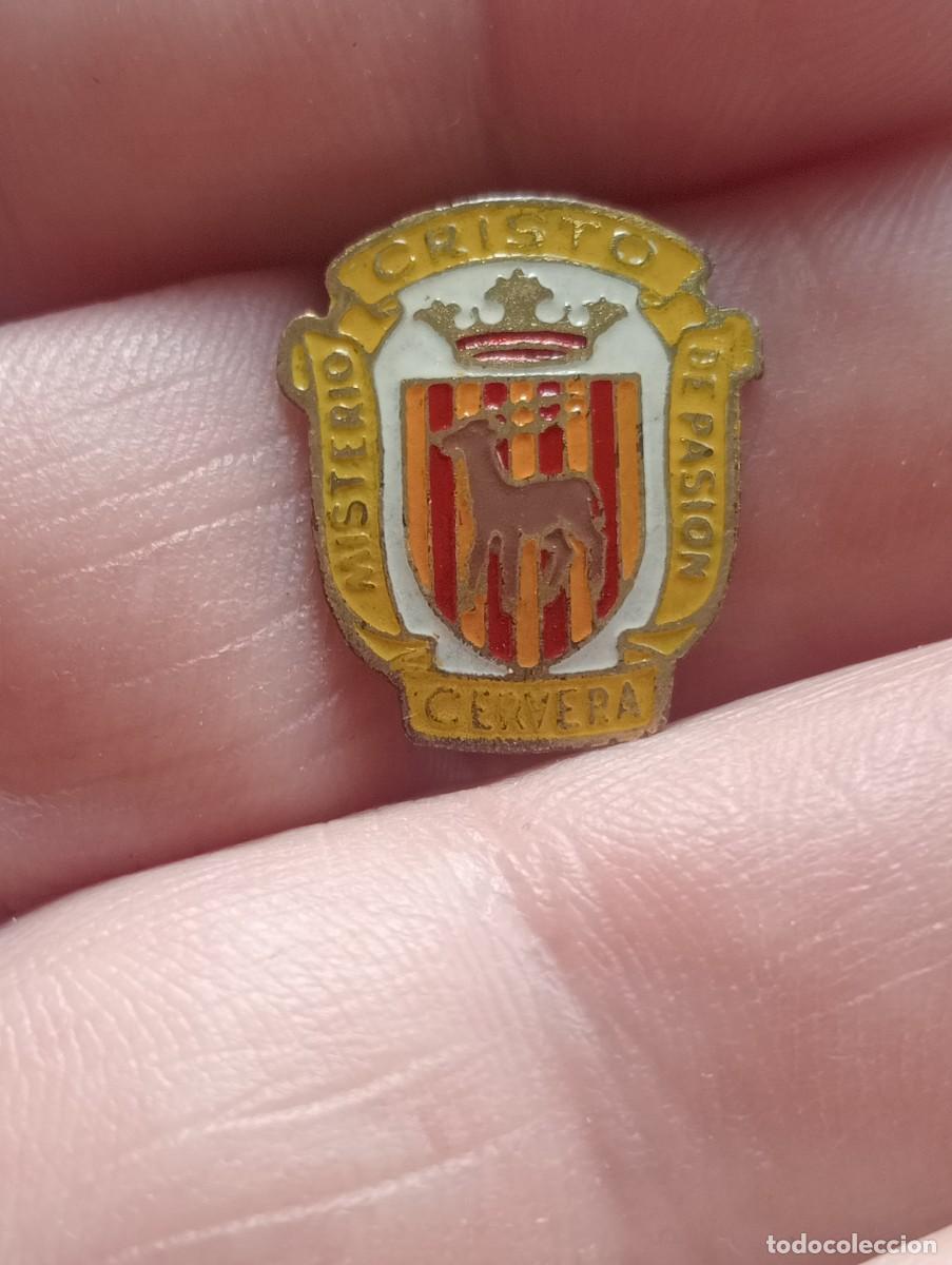 Pins de colecci&oacute;n: INSIGNIA MISTERIO CRISTO Y PASI&Oacute;N CERVERA LLEIDA CATALUNYA LA REPRESENTACI&Oacute;N MAS ANTIGUA PIN ALFILER
