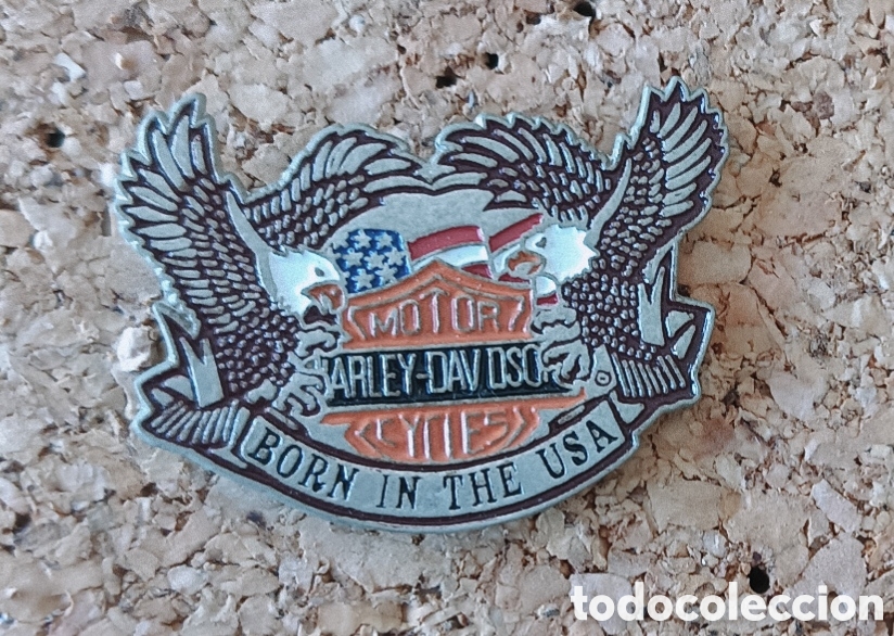 Pins de colecci&oacute;n: PIN MARCA MOTOCICLETAS LOGO HARLEY DAVIDSON BORN IN THE USA