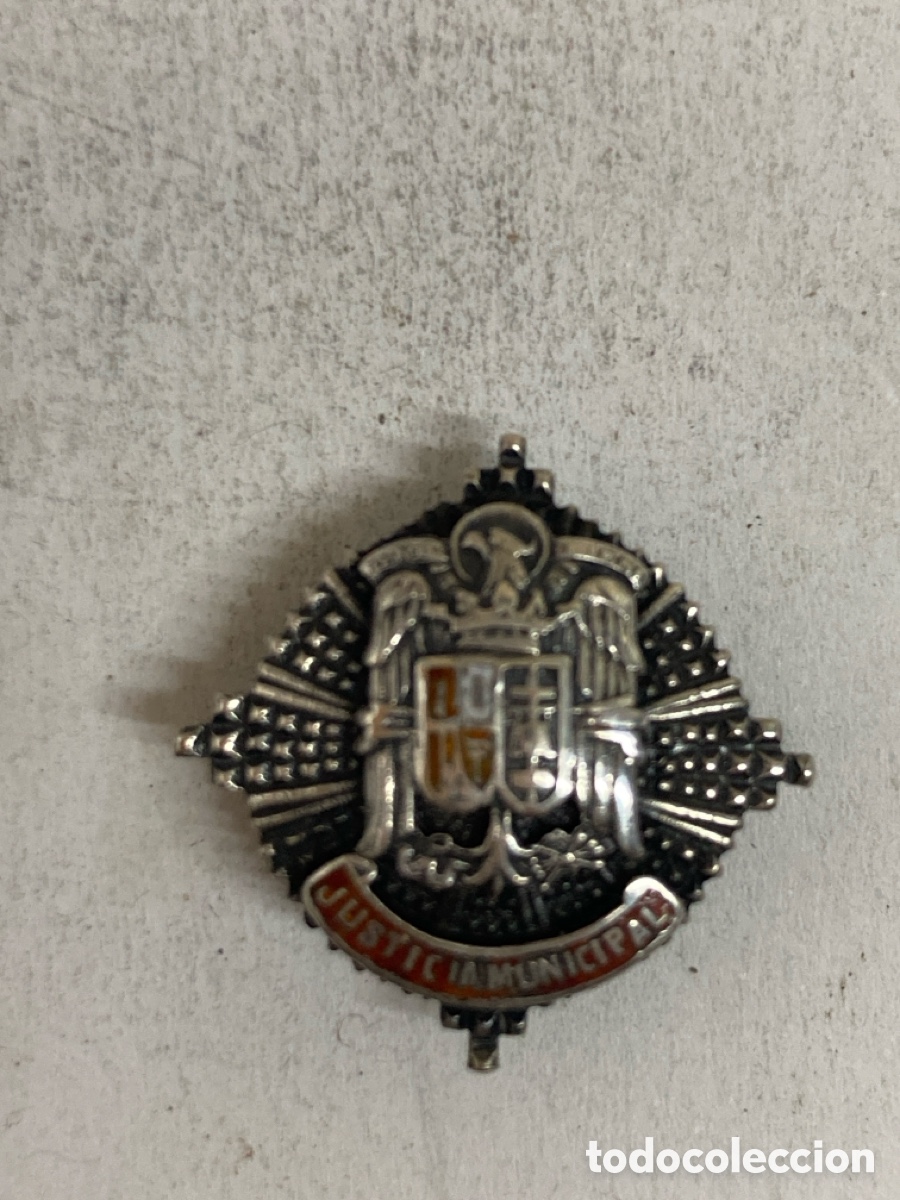 Pins de colecci&oacute;n: Insignia de plata cruz de pecho de juez de la &eacute;poca de Franco B224