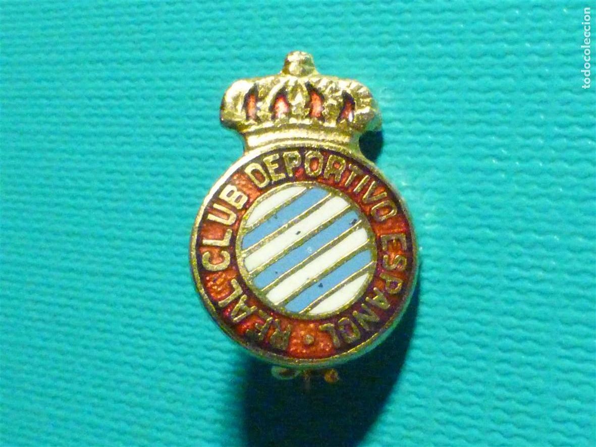 Pins de colecci&oacute;n: ANTIGUA INSIGNIA ESMALTADA - REAL CLUB DEPORTIVO ESPA&Ntilde;OL - ANTIGUO PIN FUTBOL SUJJECI&Oacute;N IMPERDIBLE-