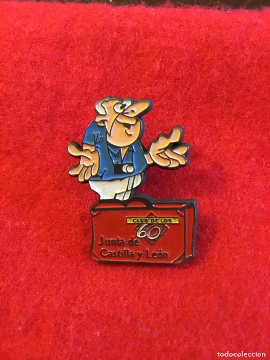 Pins de colecci&oacute;n: Antiguo pin insignia junta de Castilla y Le&oacute;n