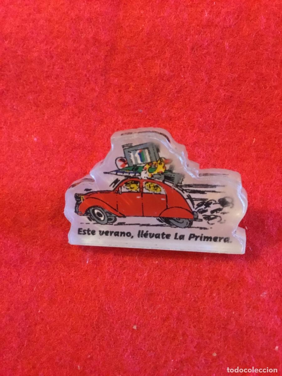 Pins de colecci&oacute;n: Antiguo pin insignia Este verano, ll&eacute;vate la primera