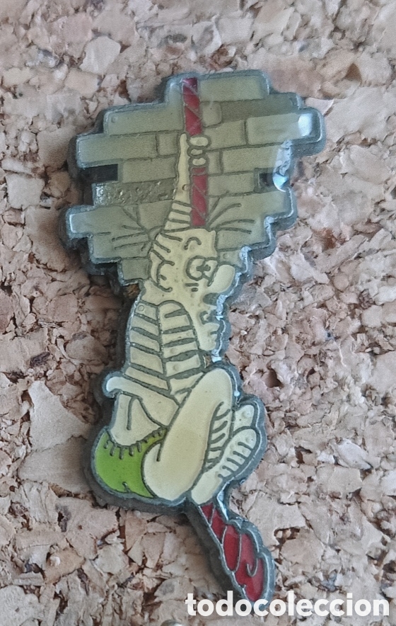 Pins de colecci&oacute;n: PIN RARO -PERSONAJE COMIC AGRIPINA - CLAIRE BETECHER