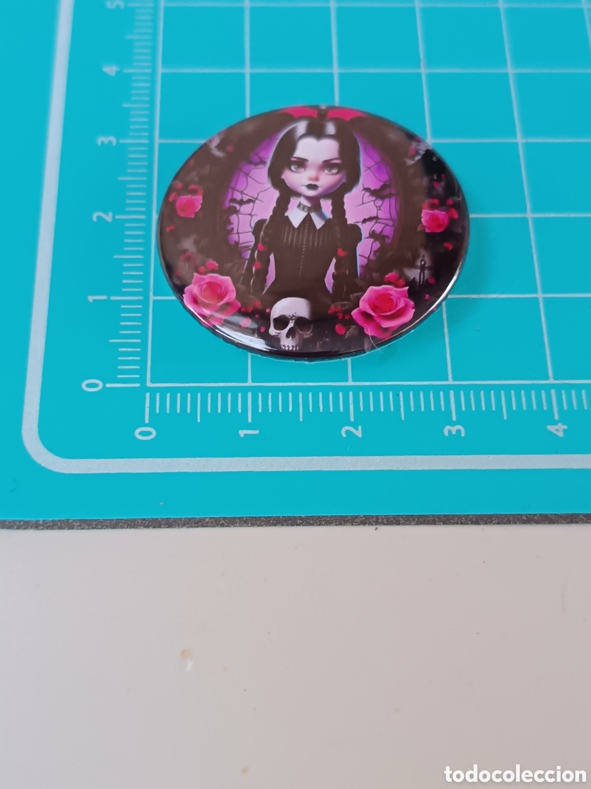 Collection pins: Chapa pin vintage Mi&eacute;rcoles de Familia Adams