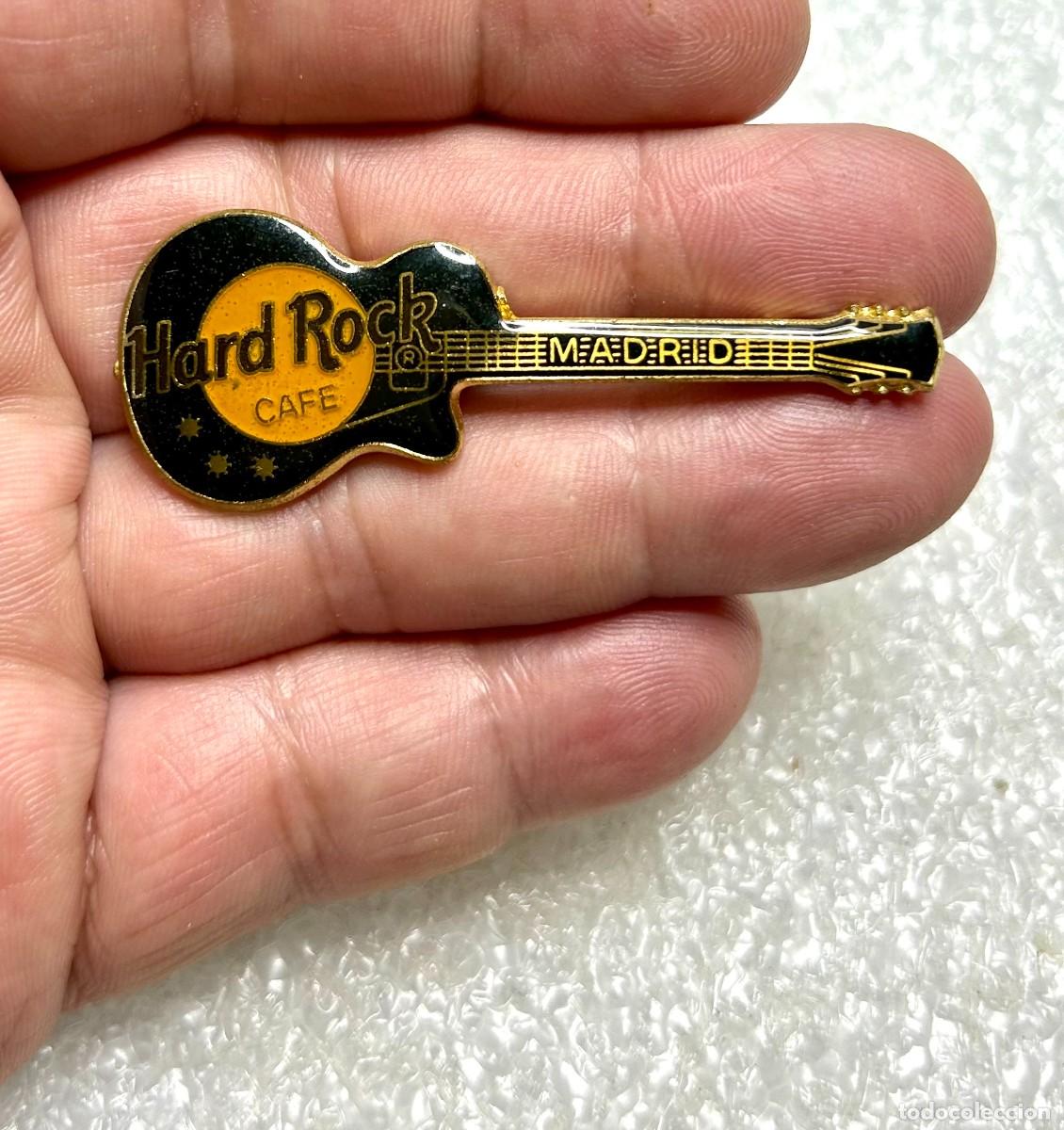 Collection pins: 4008.Pin oficial vintage de Hard Rock Cafe Madrid de una guitarra el&eacute;ctrica Gibson Les Paul
