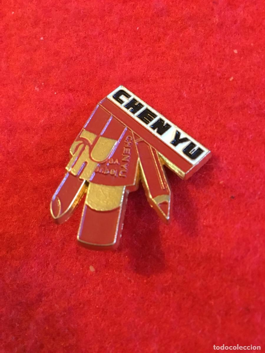 Pins de colecci&oacute;n: PIN - chen yu. No se de que es