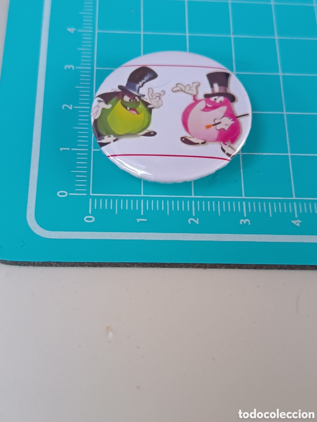 Pins de colecci&oacute;n: Chapa pin vintage Chollo y Antichollo del Un, Dos, Tres