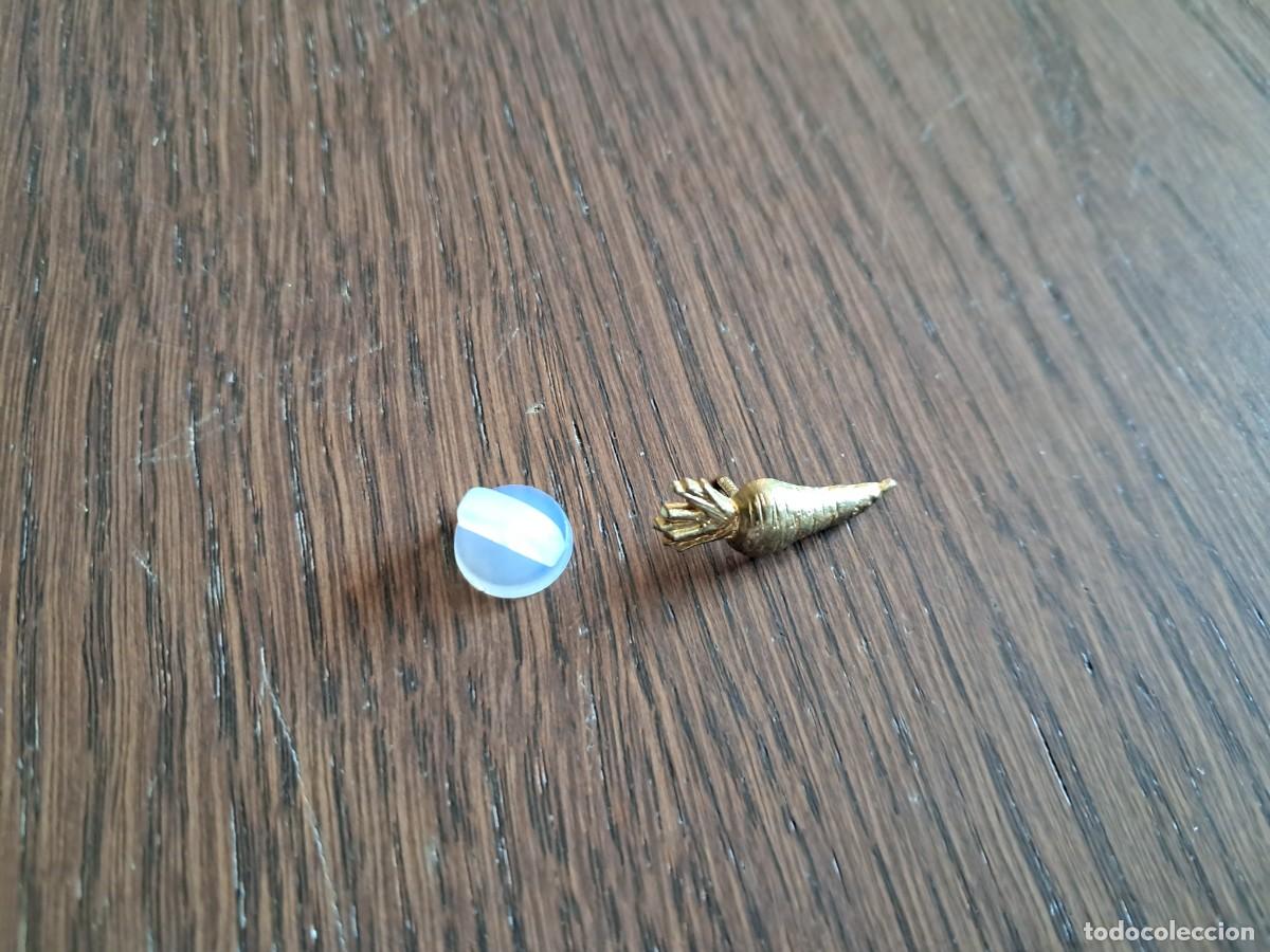 Pins de cole&ccedil;&atilde;o: pin de metal, zanahoria.