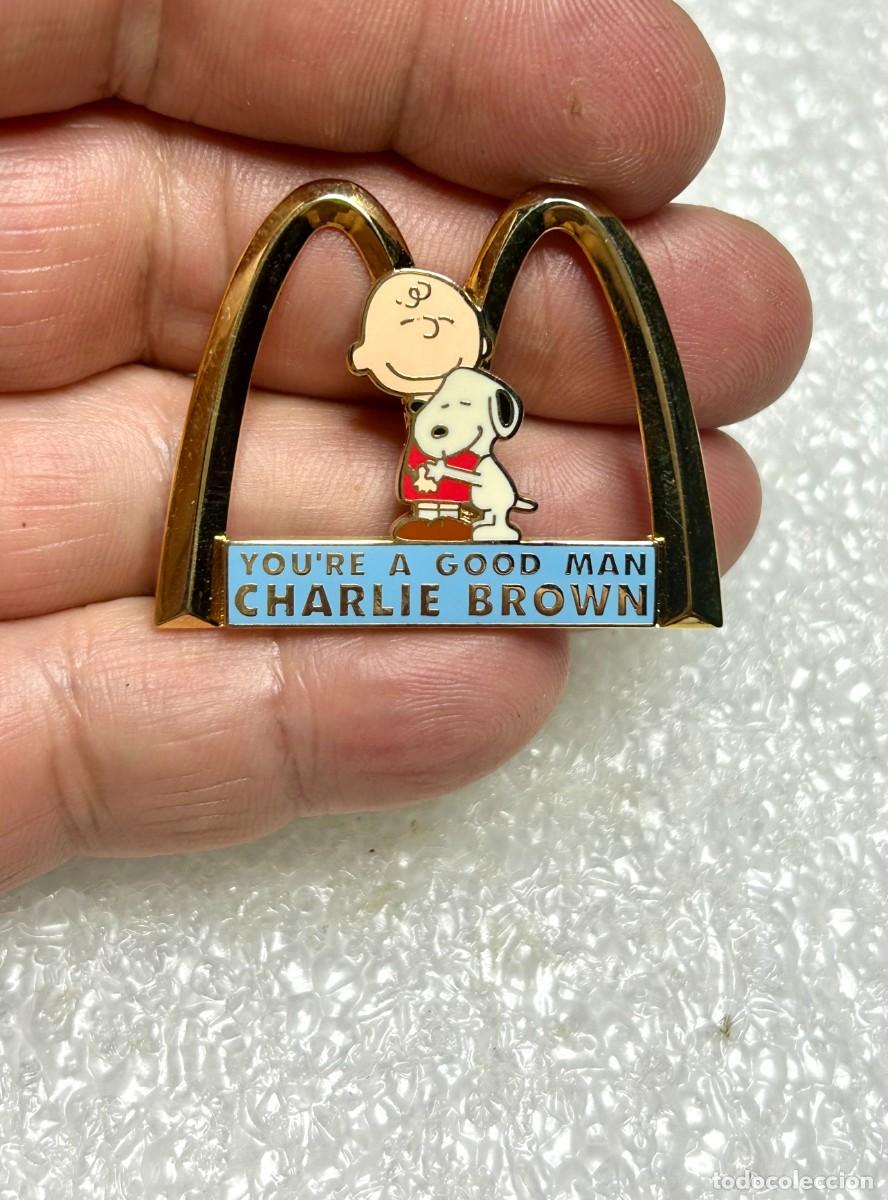 Collection pins: 4014.Pin vintage de McDonald's con la tem&aacute;tica de Peanuts (Snoopy abrazando a Charlie Brown)