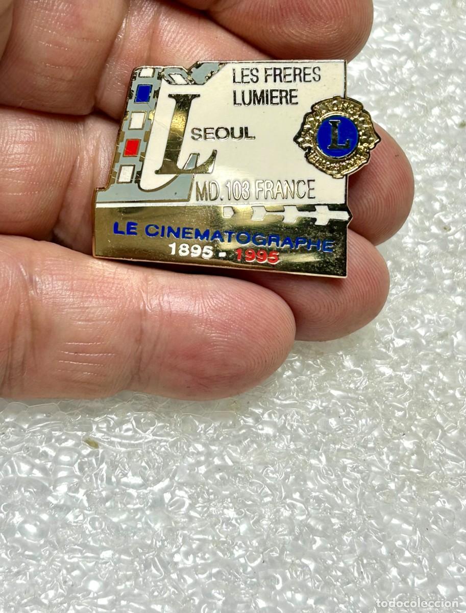 Pins de cole&ccedil;&atilde;o: 4015.Pin del Lions Club International Distrito 103 de Francia - El Centenario del Cine (1895-1995)