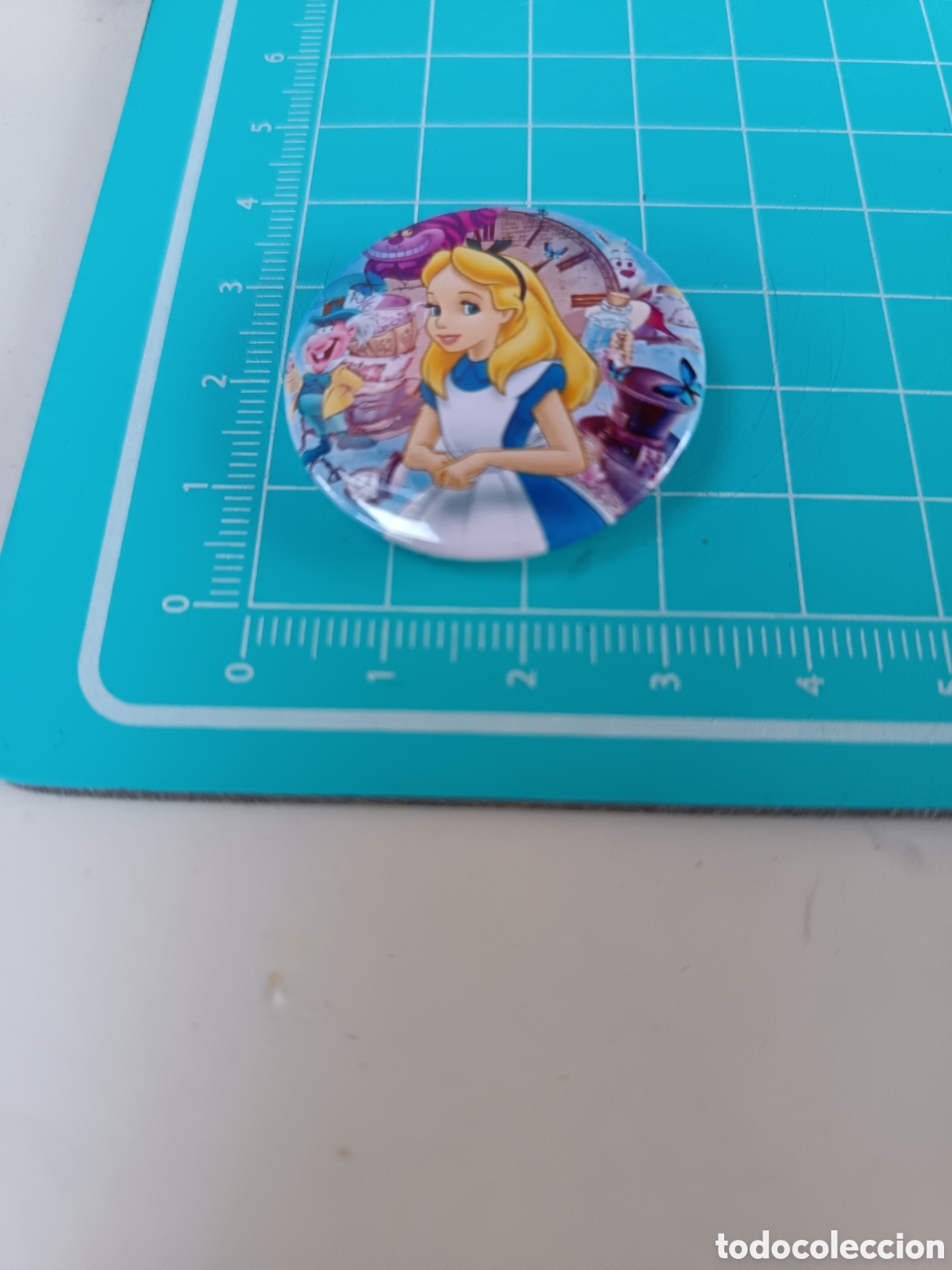 Pins de colecci&oacute;n: Chapa pin vintage Alicia en el Pais de las maravillas de Disney