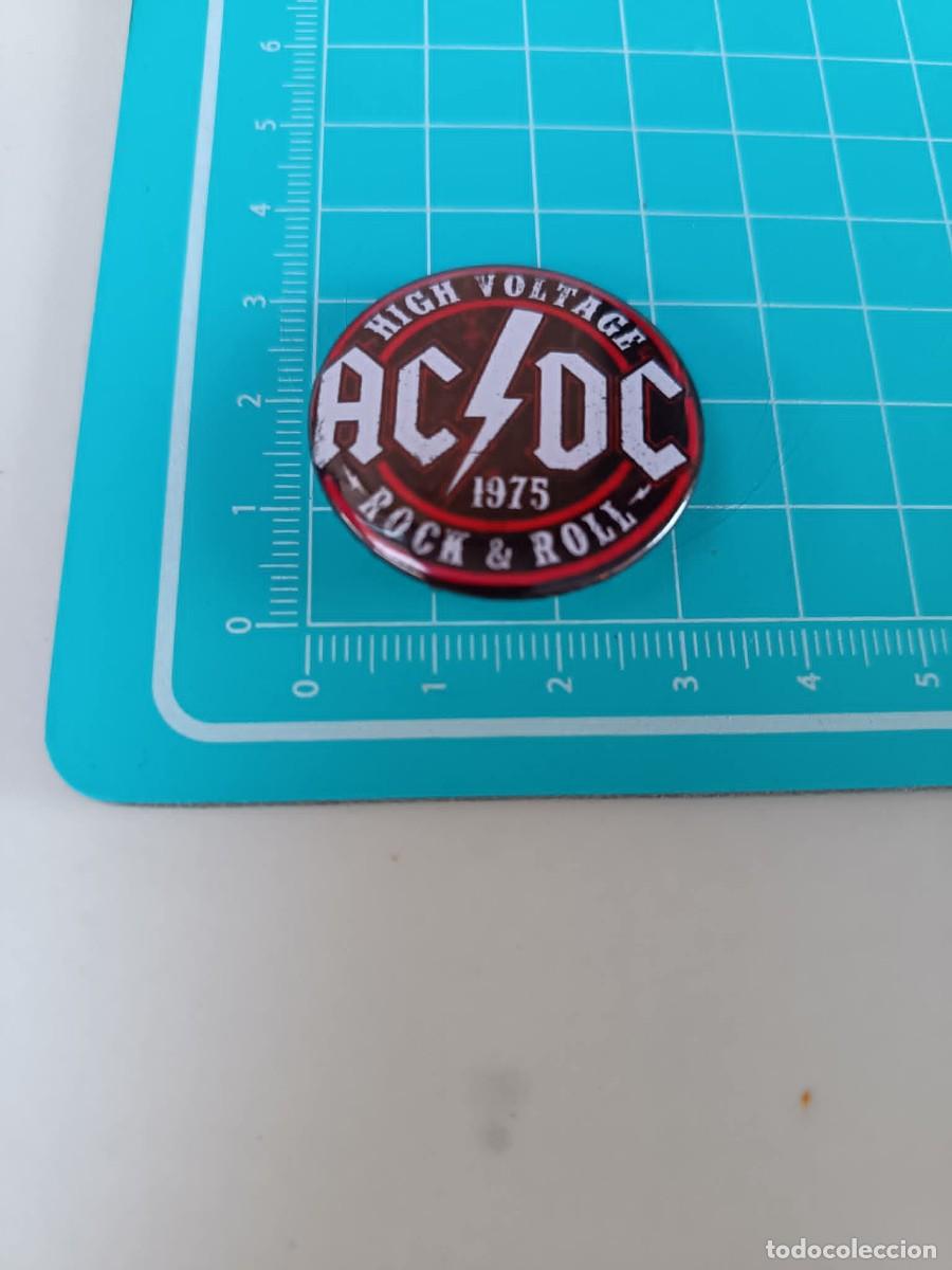 Sammlung von Pins: Chapa pin vintage AC-DC
