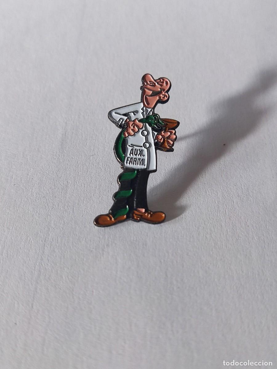 Pins de colecci&oacute;n: CURIOSO PIN DE UN AUXILIAR DE FARMACIA