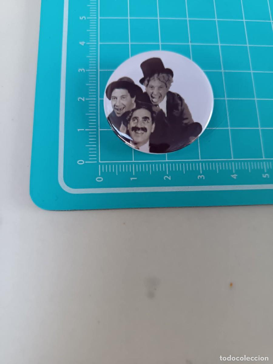 Pins de colecci&oacute;n: Chapa pin vintage Los Hermanos Marx