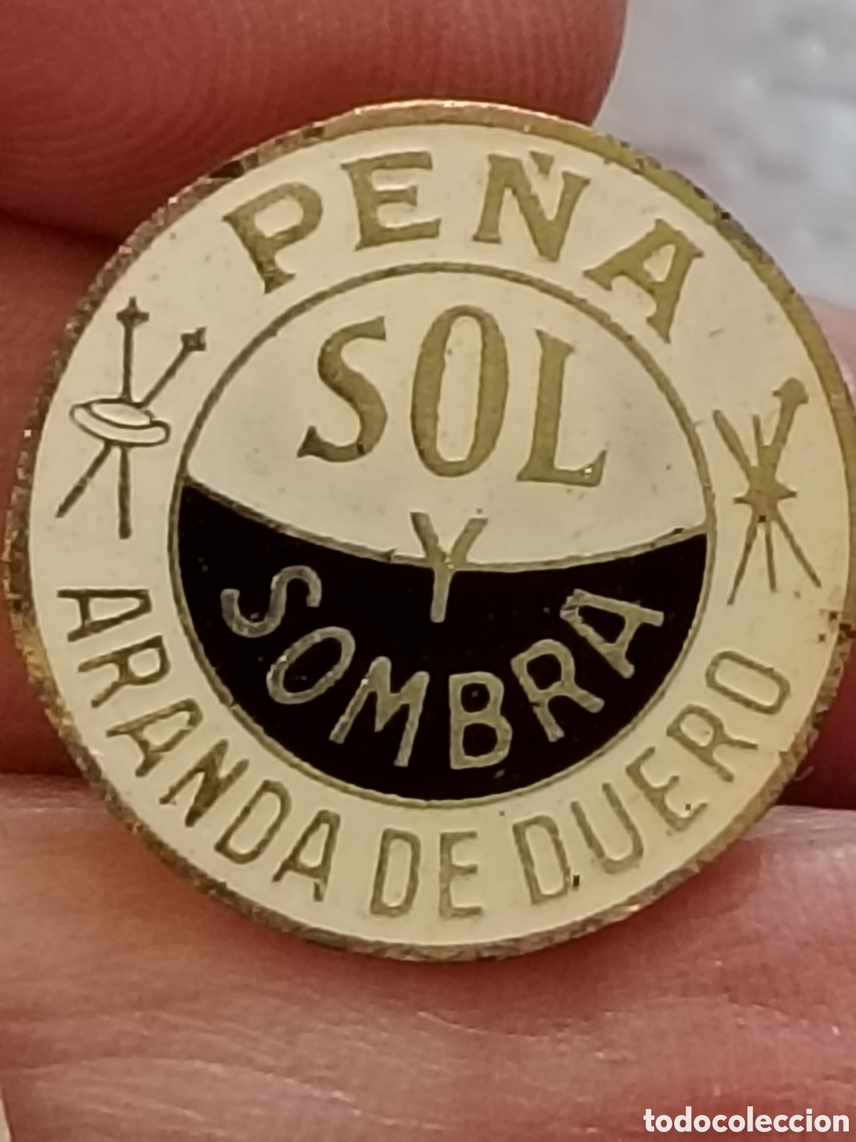 Pins de colecci&oacute;n: Insignia antigua de pe&ntilde;a taurina Sol y Sombra