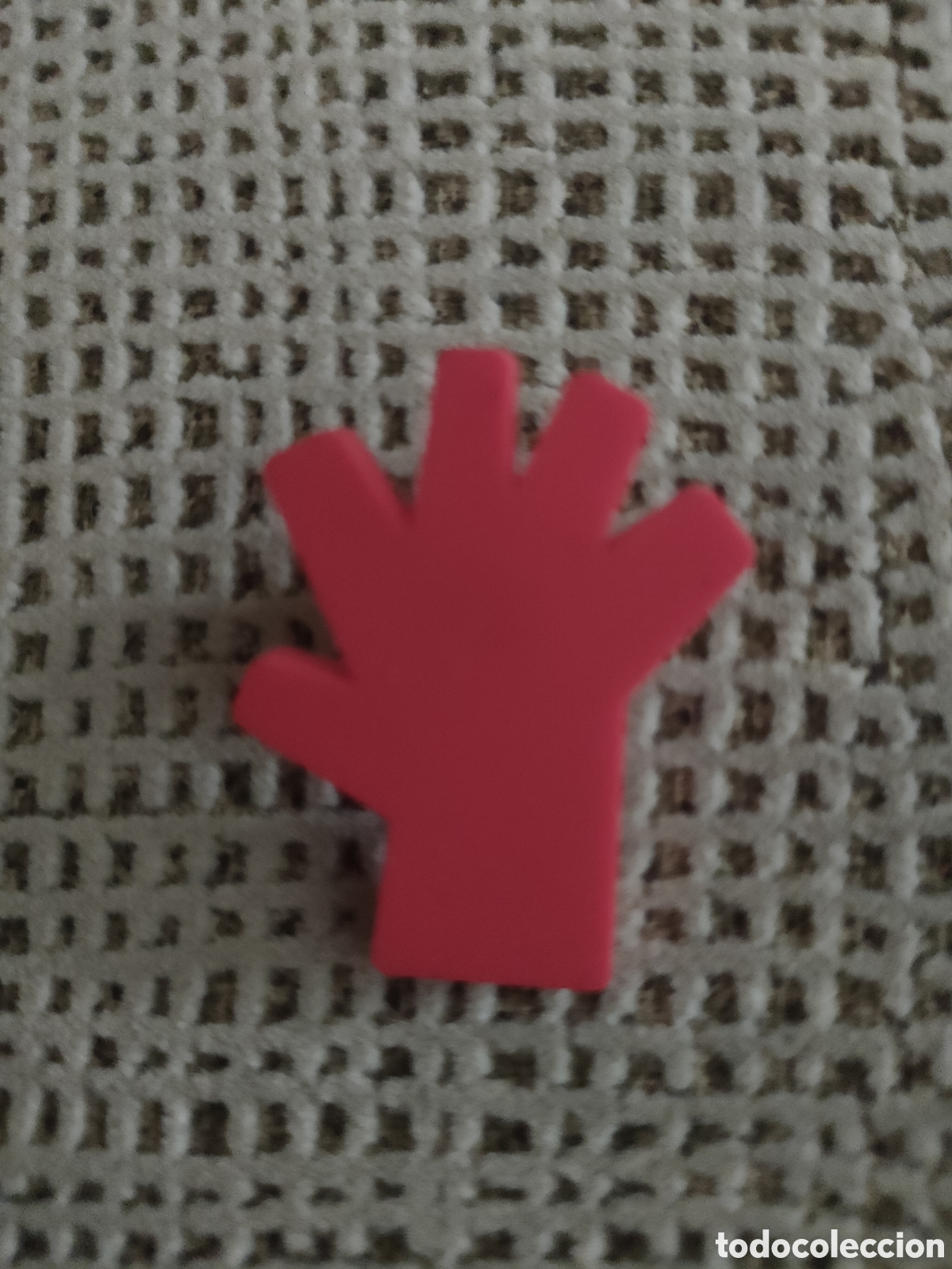 Pins de colecci&oacute;n: Pin mano roja Pamplona libre de agresiones sexistas.
