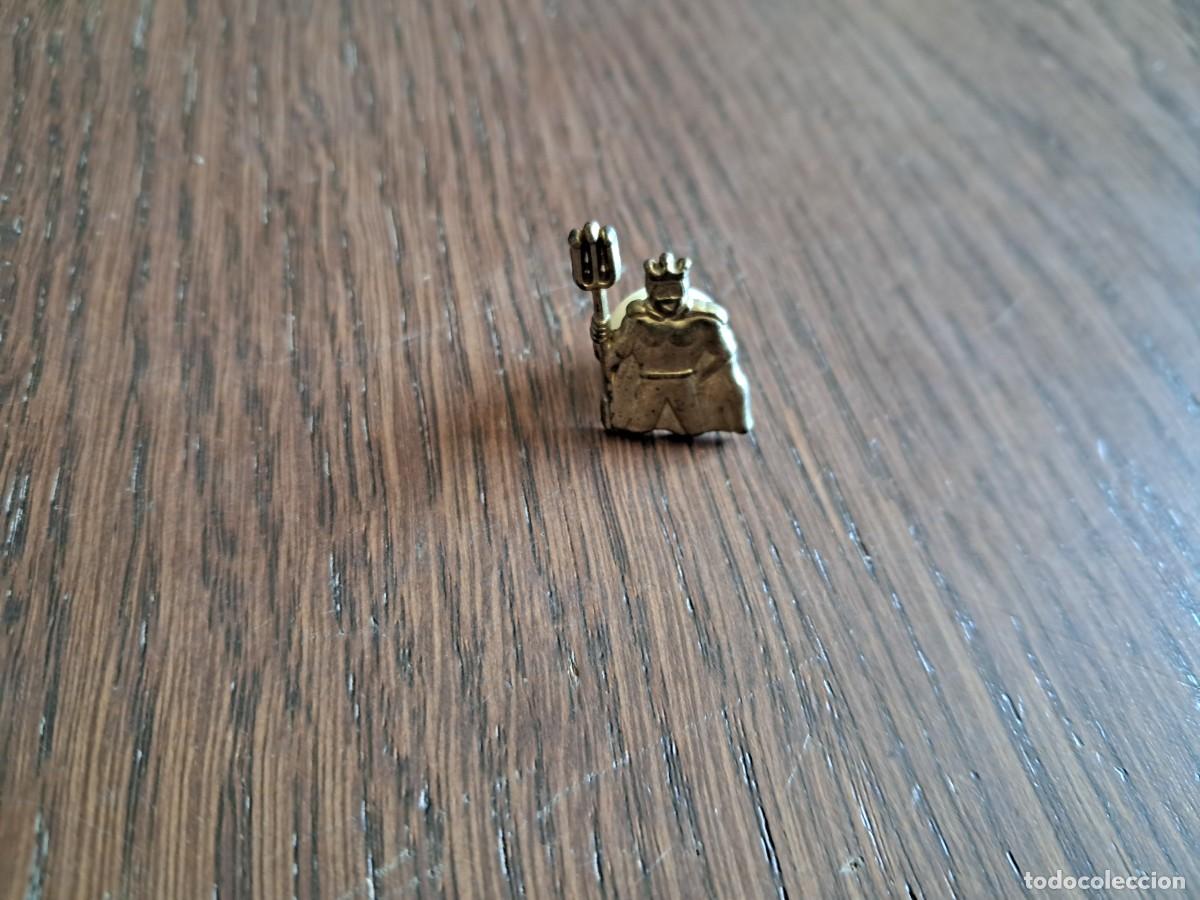 Pins de colecci&oacute;n: pin de metal, Neptuno, Dios del mar.