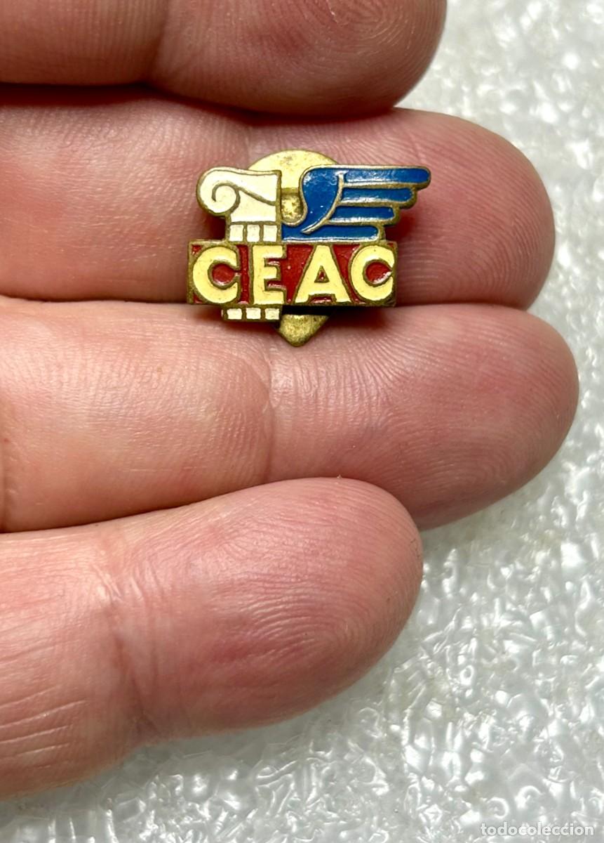 Pins de colecci&oacute;n: 4043.Antigua insignia de solapa del Centro de Estudios CEAC