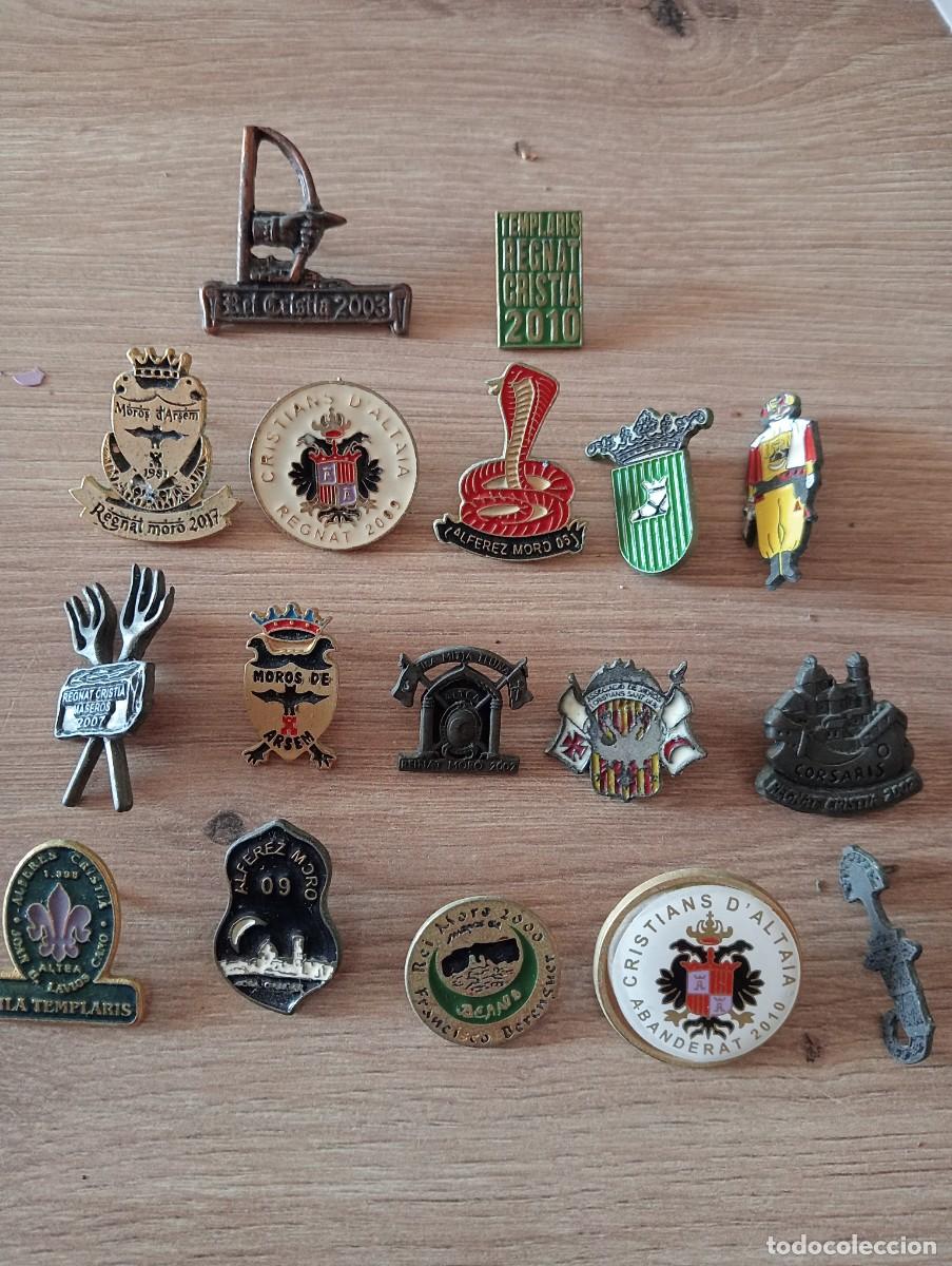 Pins de colecci&oacute;n: PINS MOROS Y CRISTIANOS ALICANTE ALTEA FILA ALFEREZ ABANDERAT ETC.. INSIGNIAS LOTE COLECCI&Oacute;N
