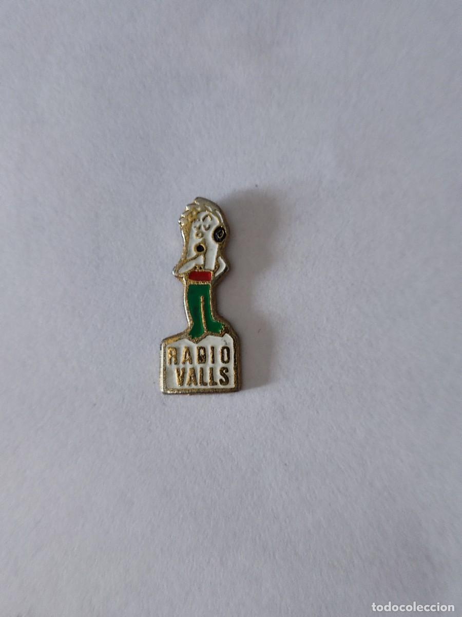 Pins e Spille di collezione: PIN RADIO VALLS (TARRAGONA)