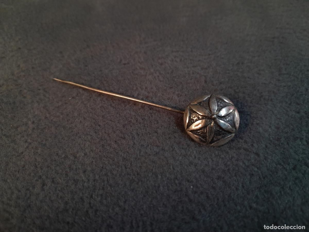 Pins de cole&ccedil;&atilde;o: J-4502. ALFILER DE SOLAPA CON MOTIVO FLORAL EN PLATA. SIGLO XX
