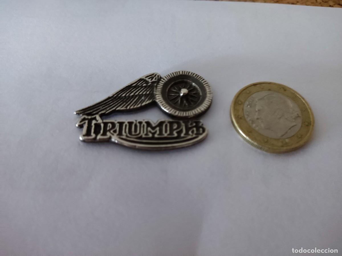 Pins de colecci&oacute;n: PIN MARCA DE MOTOS TRIUMPH-tono plateado.