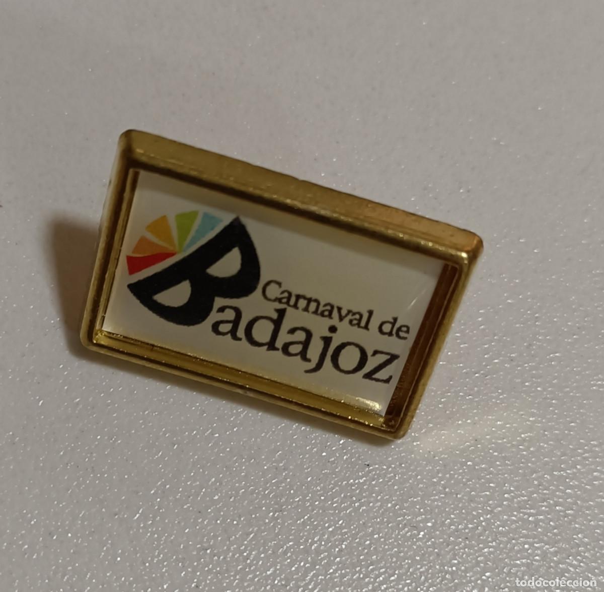 Pins de colecci&oacute;n: Pin logotipo logo carnaval de Badajoz fiestas extremadura 2020