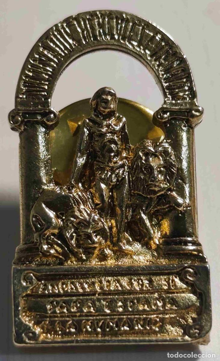 Pin's de collection: PIN ESCUDO DE ANDALUCIA EN DORADO