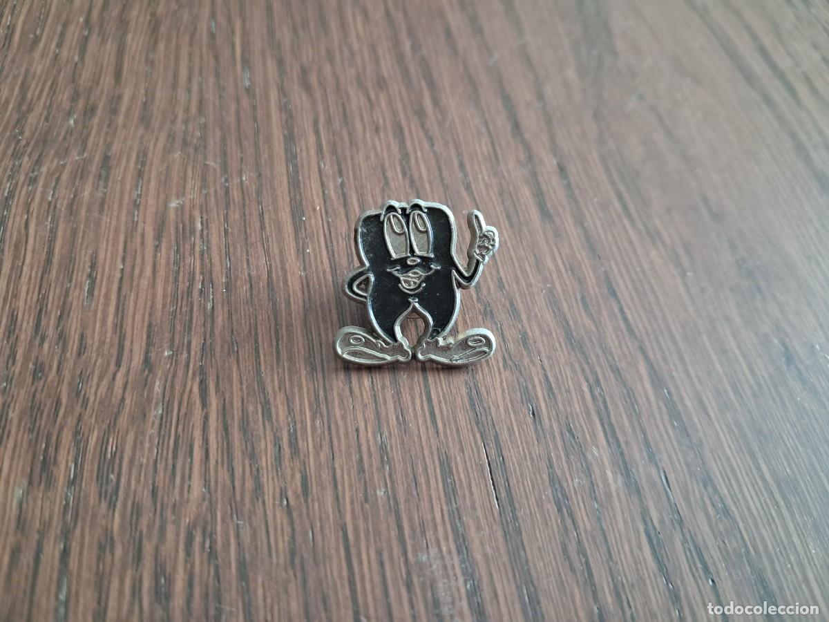Sammlung von Pins: pin de metal, dentista, dientes .