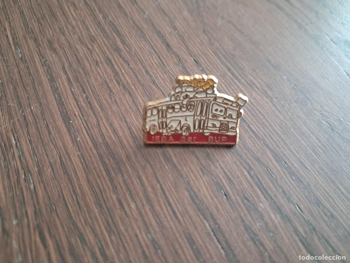 Pins de colecci&oacute;n: pin de publicidad, Ieba bup, autobus transporte escolar.