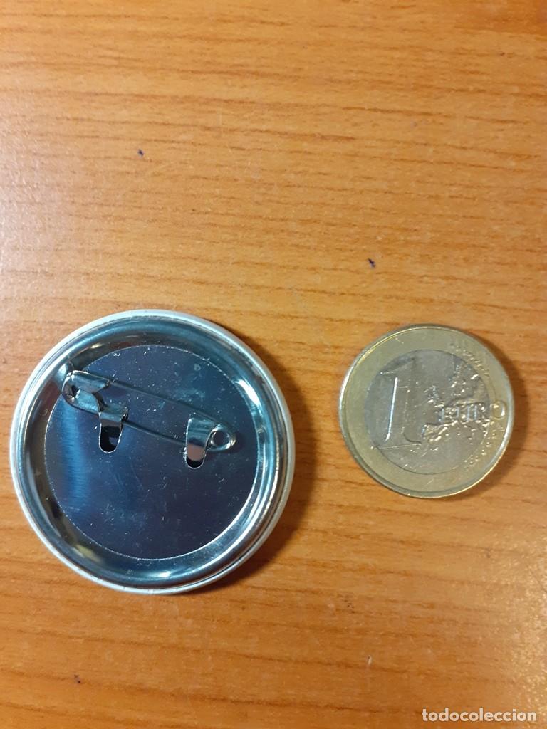 Pins de colecci&oacute;n: CHAPA / PIN - RUBALCABA, SI - PSOE - (2011) - Foto 2