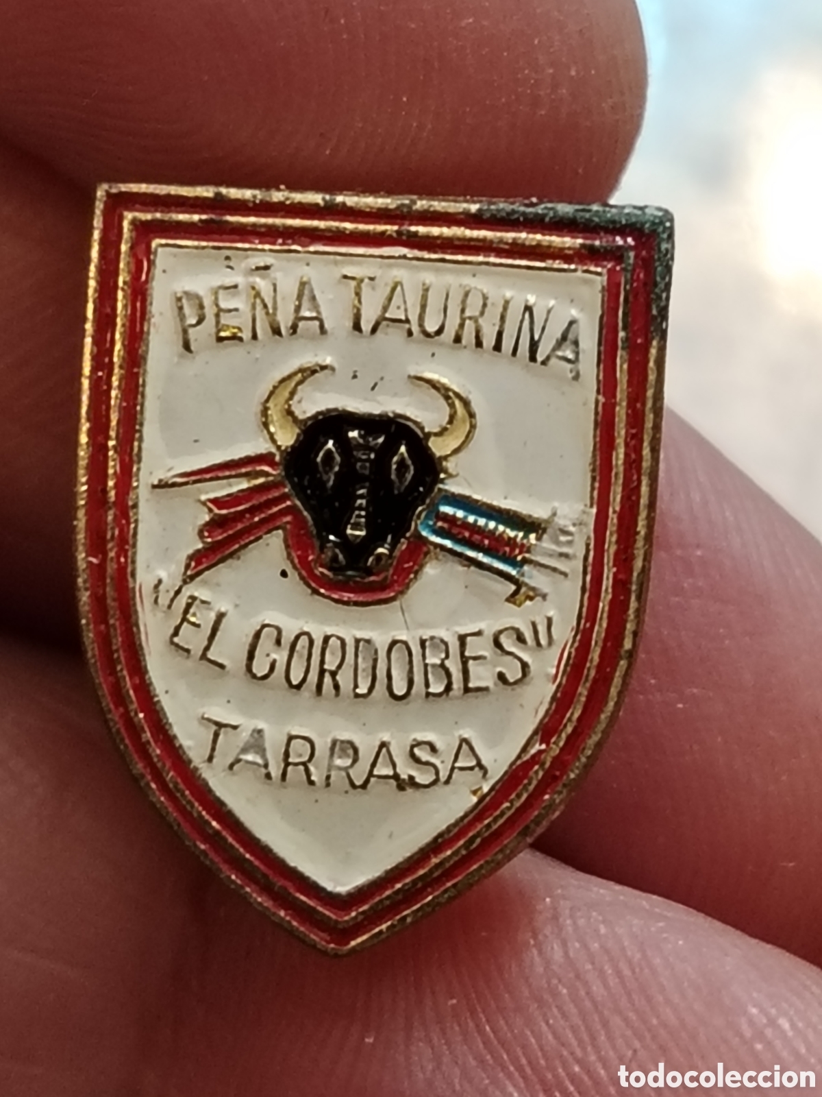 Pins de colecci&oacute;n: Insignia pe&ntilde;a taurina El Cordobes (Tarrasa)