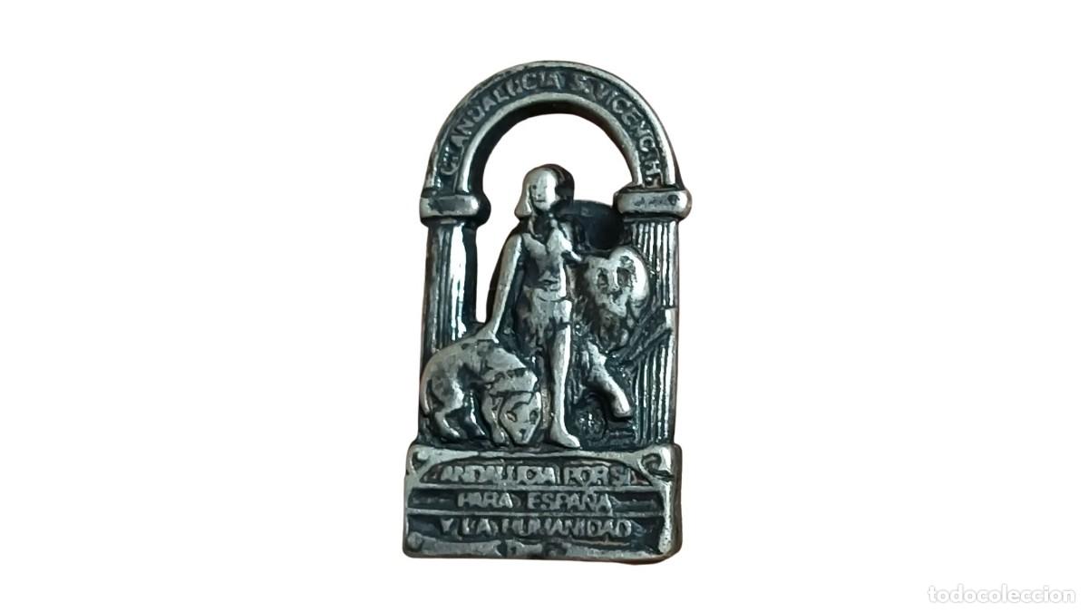 Pins de colecci&oacute;n: INSIGNIA DE PLATA LEY 930 - ESCUDO DE ANDALUC&Iacute;A CON H&Eacute;RCULES - C. SANS VICENC - A&Ntilde;OS 20-40