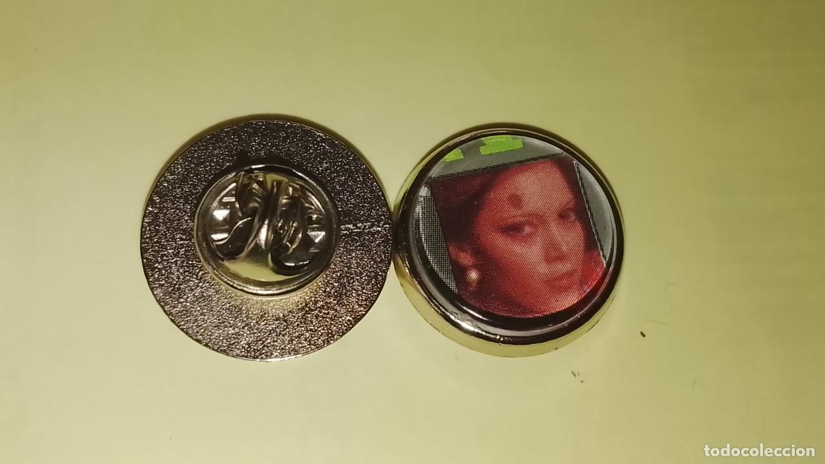 Pins de colecci&oacute;n: pin redondo metal - CANTATE O GRUPO - Elsa baeza