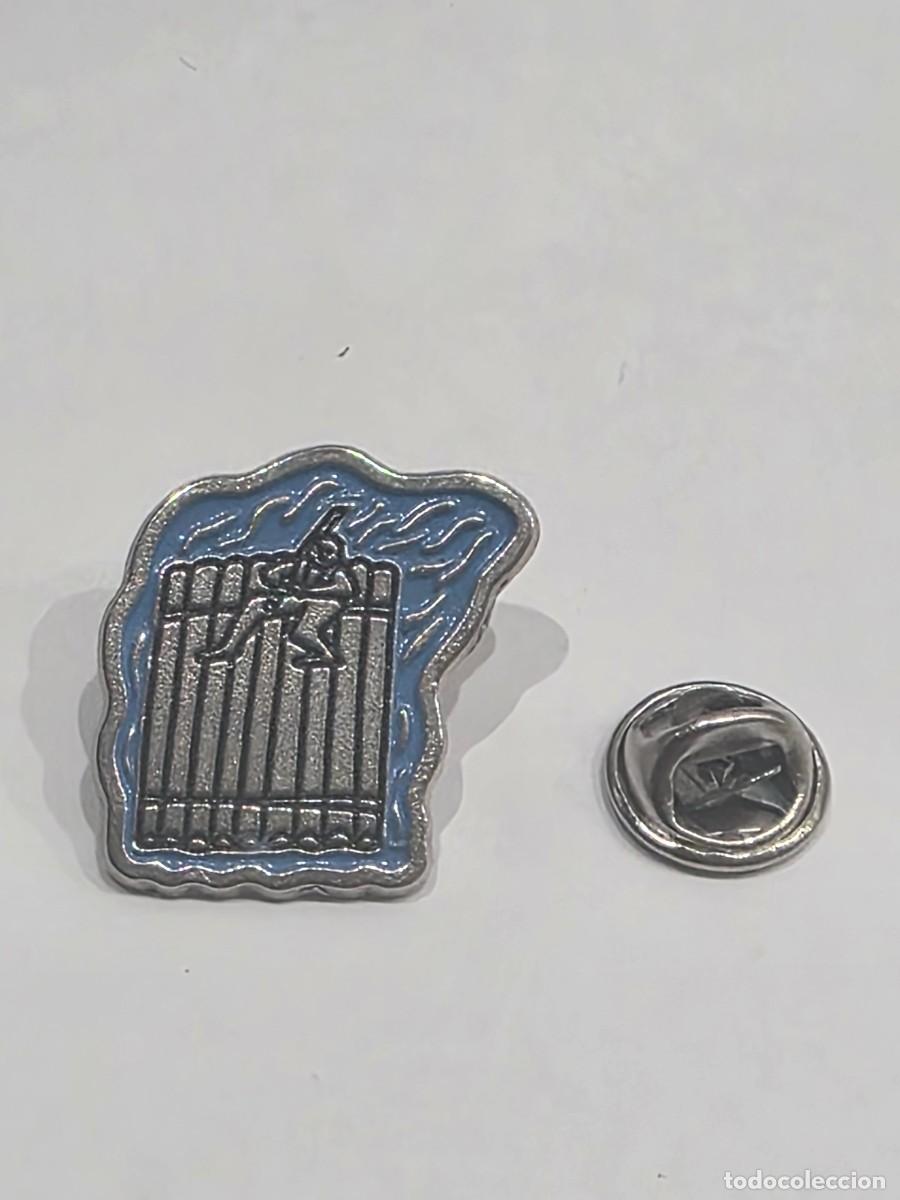 Pin's de collection: Pins de EL PA&Iacute;S Catalunya Moderna. Comarques de Catalunya: Pallars Juss&agrave; Anys 90.