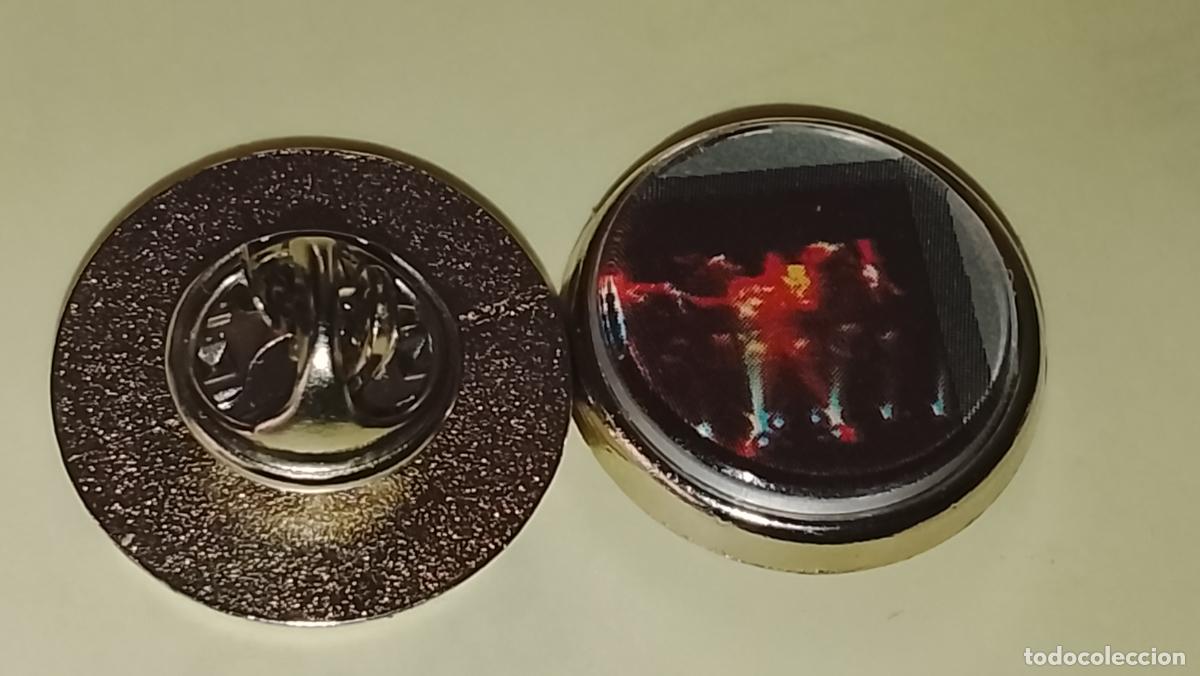 Pin's de collection: pin redondo metal - CANTANTE O GRUPO - Kansas