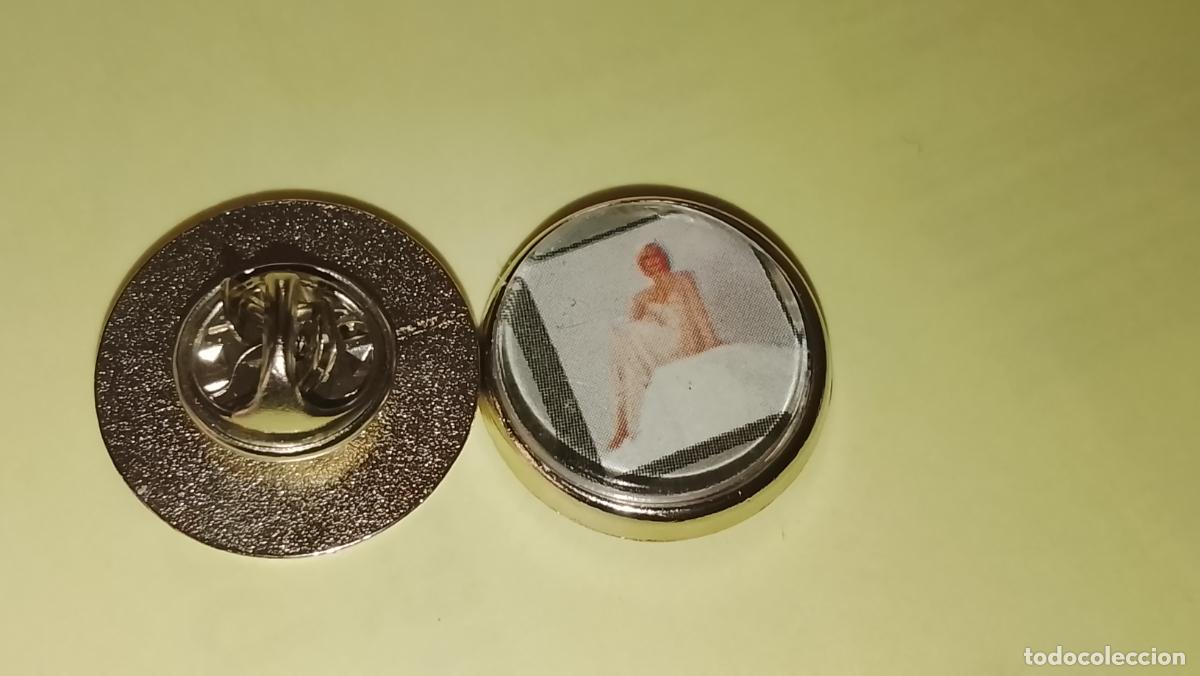 Pin's de collection: pin redondo metal - CANTANTE O GRUPO - Rafaela Carr&aacute;